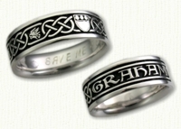 Story Band Wedding Rings in gold and platinum