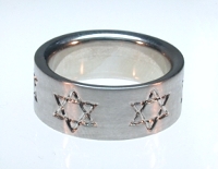 Reverse Etch Star of David Band with Sleeve